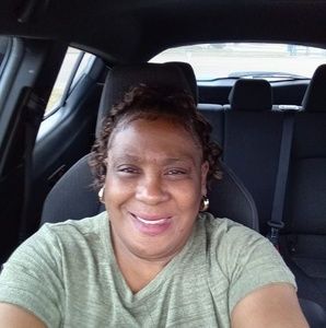 Meet your Posher, Lorraine